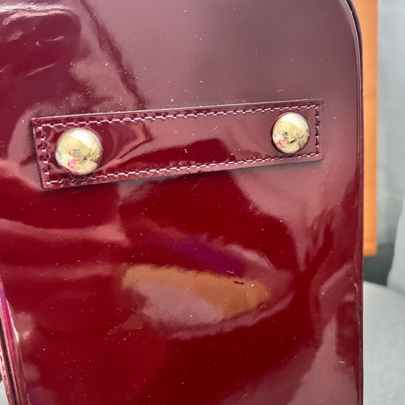 Authentic Louis Vuitton Alma Vernis Mm size in Excellent Condition - Picture 5 of 14